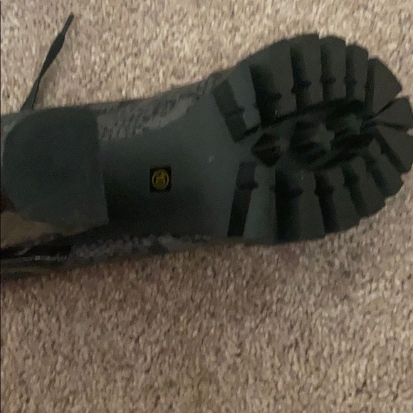 Black “Rock Style” high heels boots - Picture 3 of 3